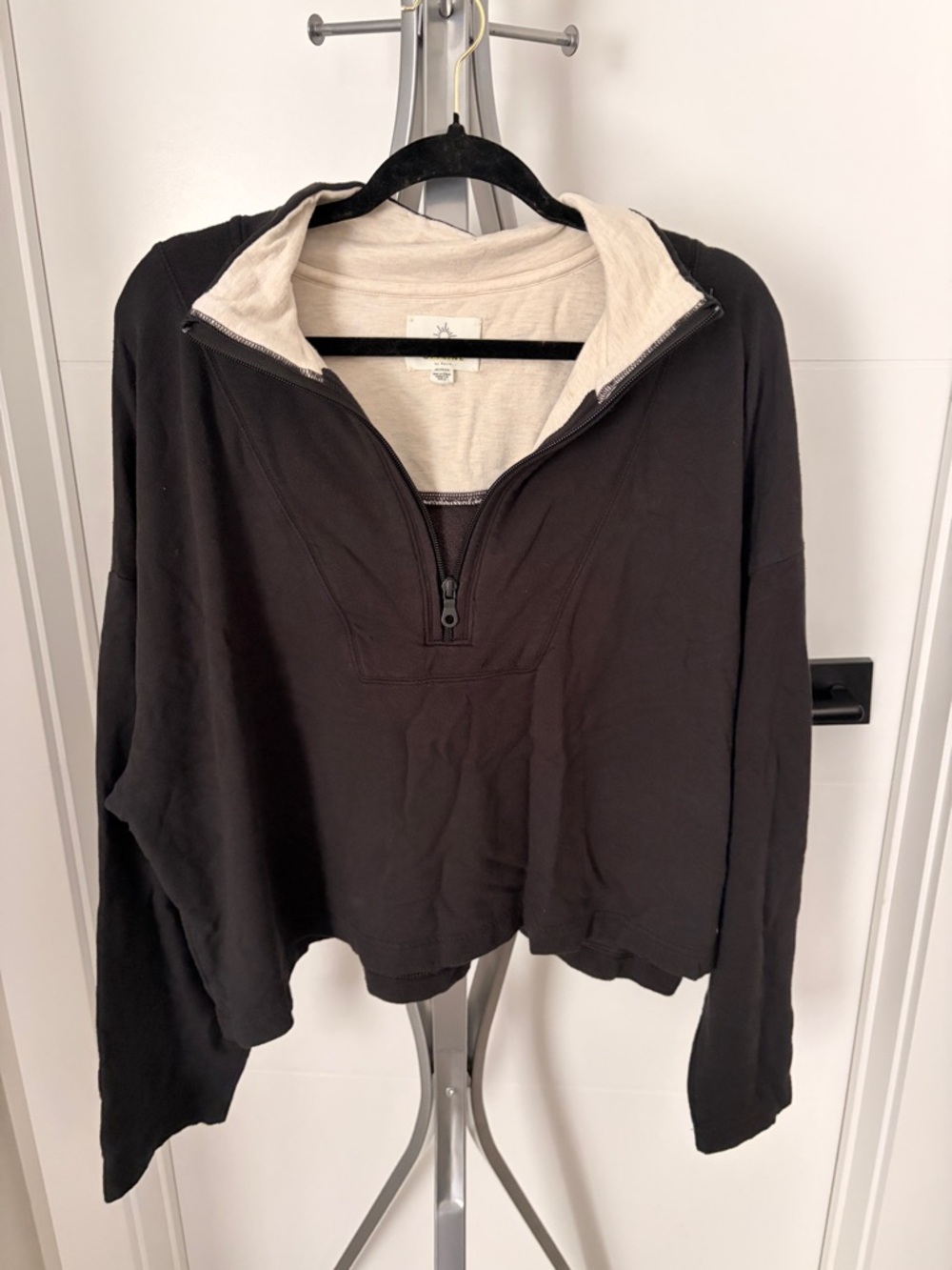 aerie Cream and Black Contrast Pullover
